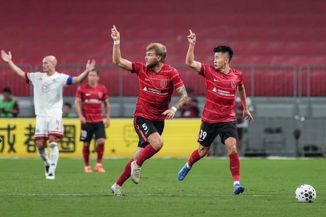 GYdNU, 洋首开记录, 李扬向裁判