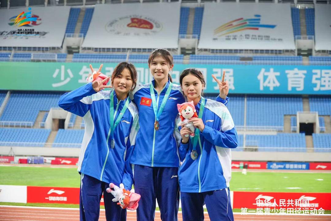 少年纪录保, 竿跳高项目, 通过更多高